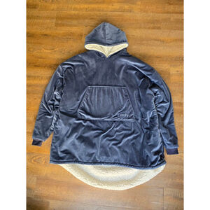 The Comfy Blue & Cream Wearable Blanket One Size